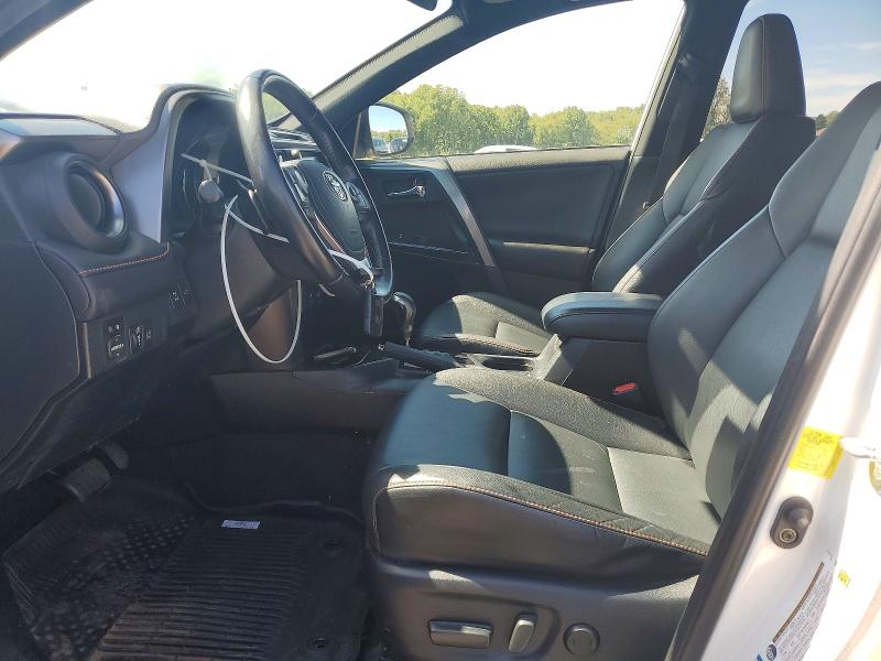 Photo 7 from auction – 2017 TOYOTA RAV4 with VIN JTMJFREV6HD202048