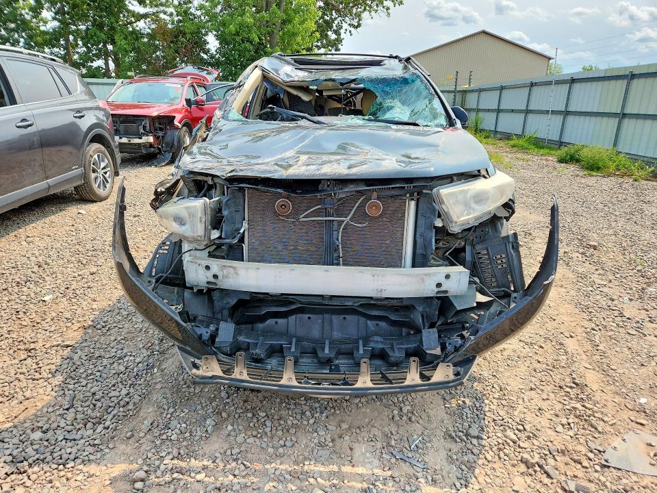Photo 5 from auction – 2012 TOYOTA HIGHLANDER with VIN 5TDBK3EH4CS133221