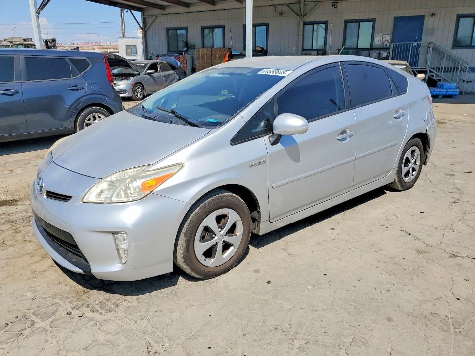 صورة رقم 1 من المزاد - 2015 TOYOTA PRIUS مع VIN JTDKN3DU9F1968142