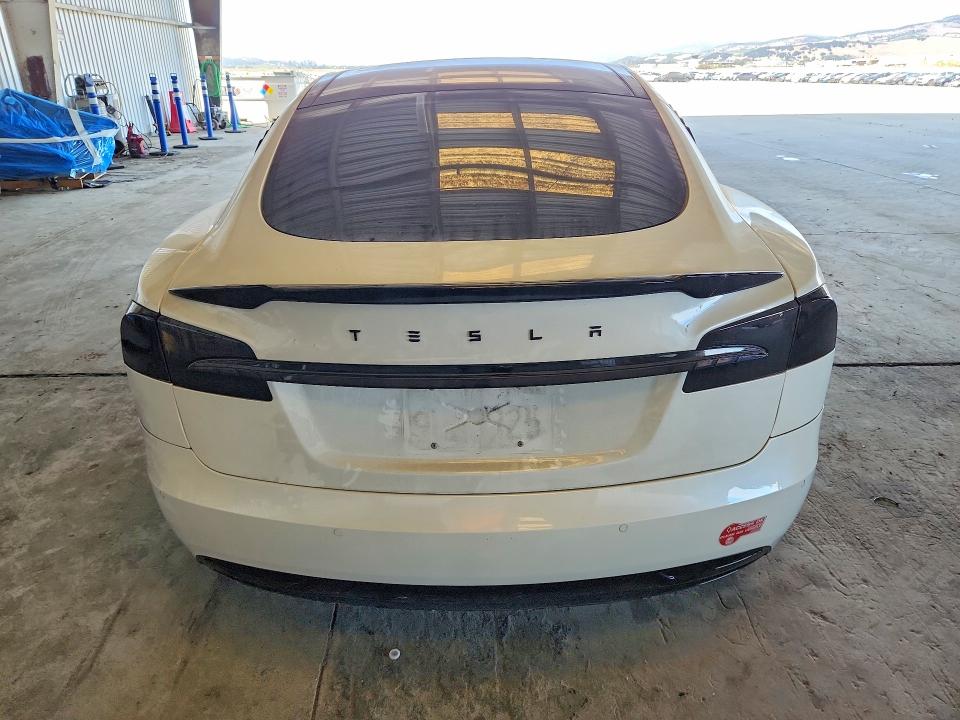 Фото 6 с аукциона – 2017 TESLA MODEL S с VIN 5YJSA1E27HF197168