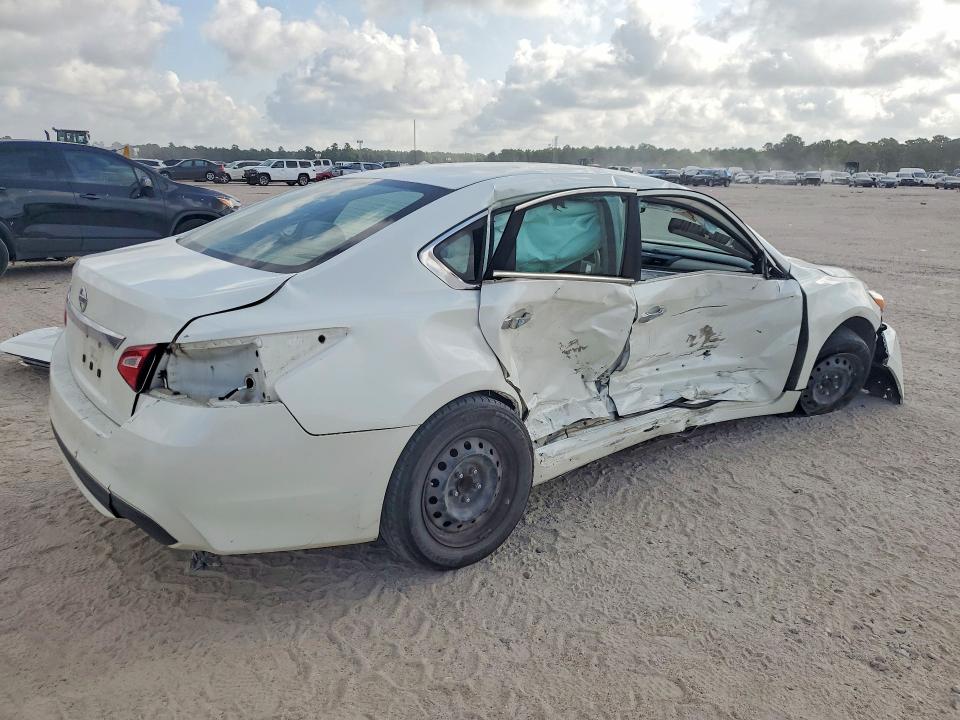 Photo 3 from auction – 2016 NISSAN ALTIMA with VIN 1N4AL3AP2GC219632