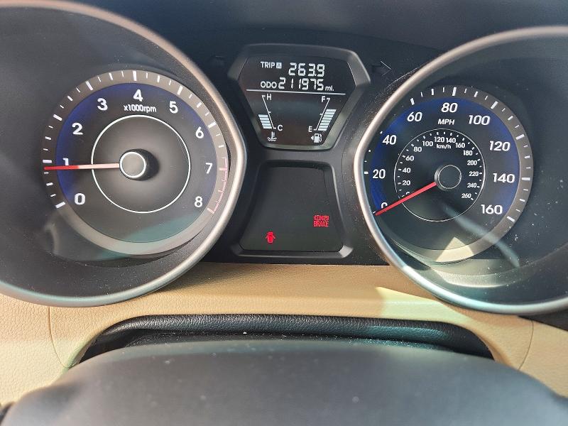 Photo 9 from auction – 2011 HYUNDAI ELANTRA with VIN 5NPDH4AE1BH005533
