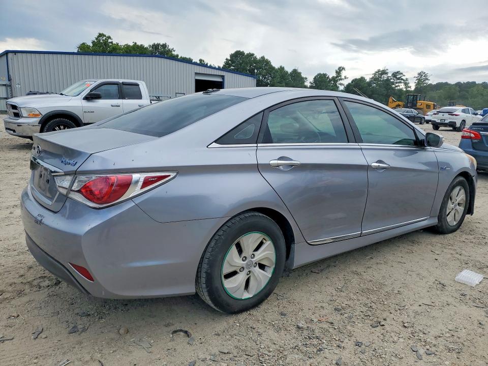 Photo 3 from auction – 2015 HYUNDAI SONATA HYBRID with VIN KMHEC4A40FA130459