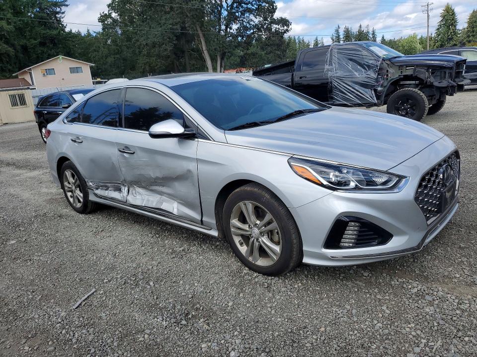 Photo 4 from auction – 2019 HYUNDAI SONATA with VIN 5NPE34AF0KH734179
