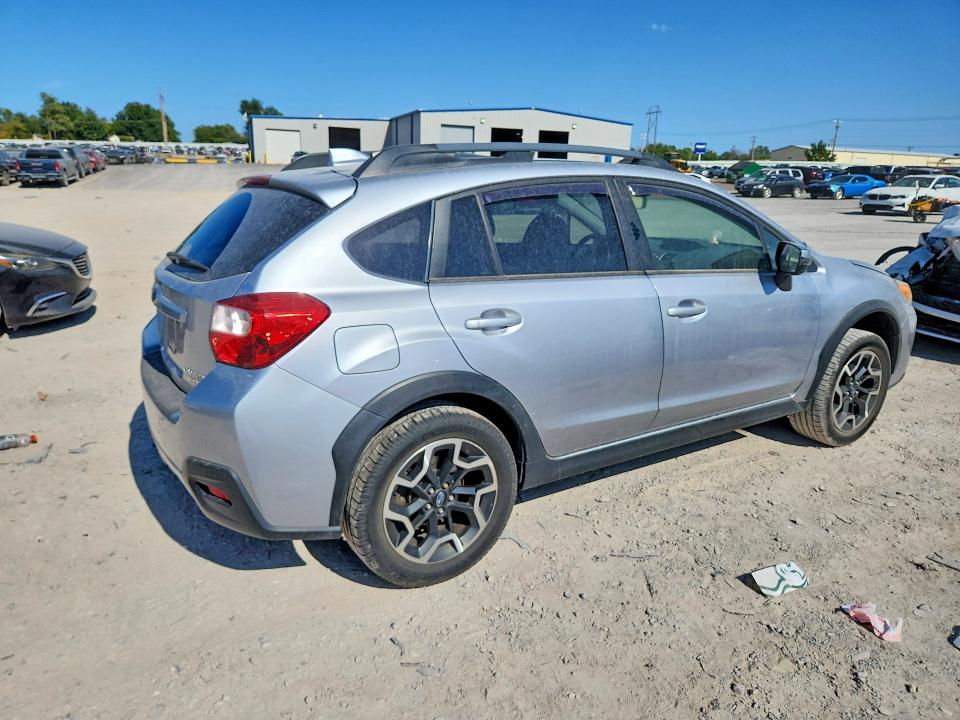 Photo 3 from auction – 2017 SUBARU CROSSTREK with VIN JF2GPAKC9H8212336
