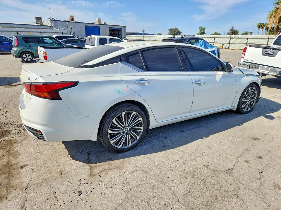 Photo 3 from auction – 2023 NISSAN ALTIMA with VIN 1N4BL4EV2PN317373