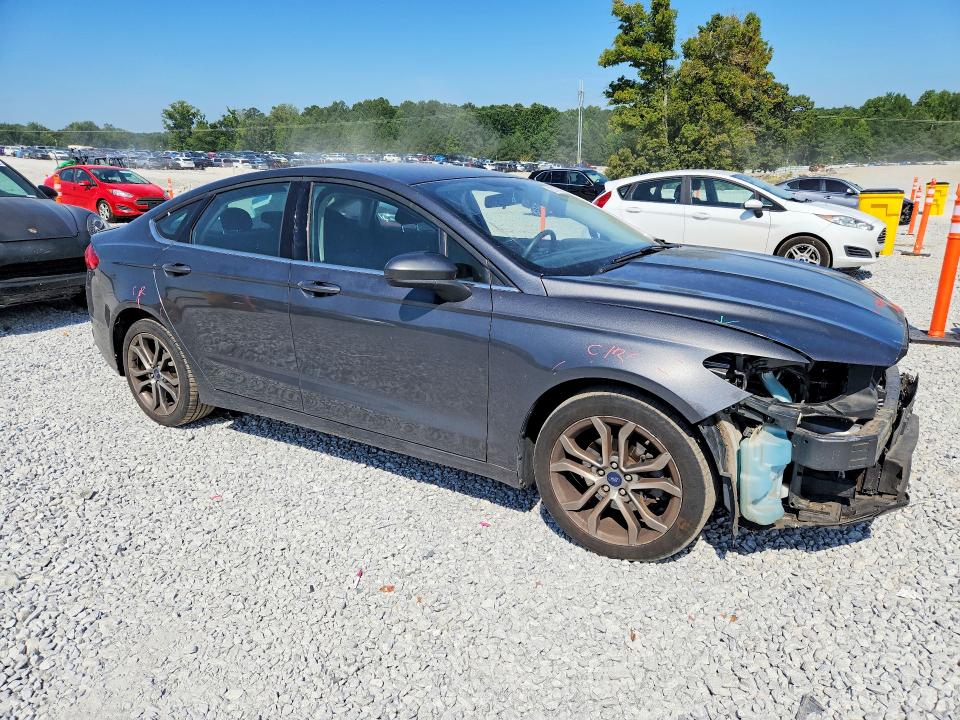 Photo 4 from auction – 2017 FORD FUSION with VIN 3FA6P0G72HR107707
