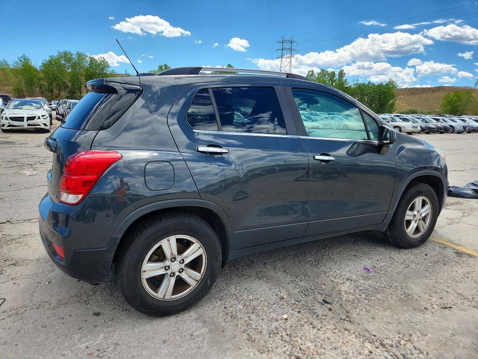 Photo 3 from auction – 2018 CHEVROLET TRAX with VIN 3GNCJPSB9JL164442