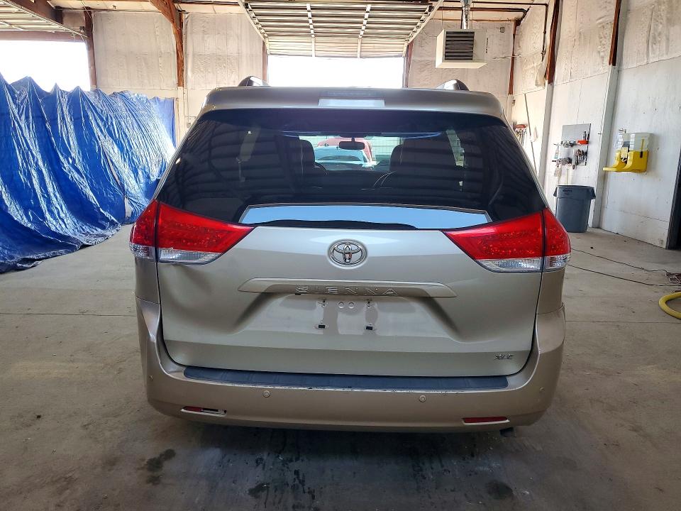 Фото 6 с аукциона – 2013 TOYOTA SIENNA с VIN 5TDYK3DC6DS404703