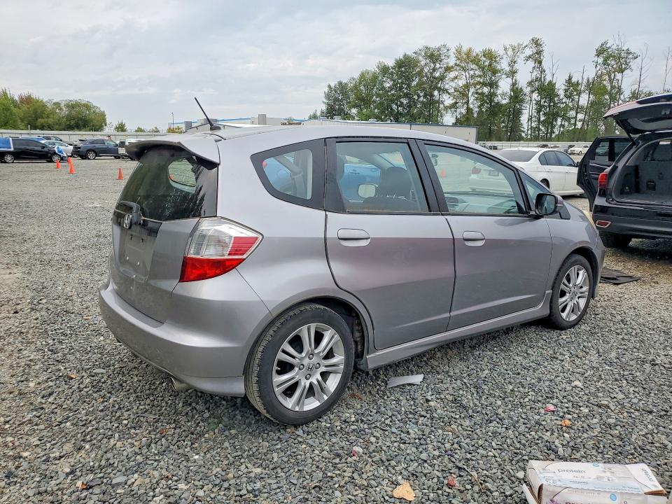 Photo 3 from auction – 2010 HONDA FIT with VIN JHMGE8H47AC036496