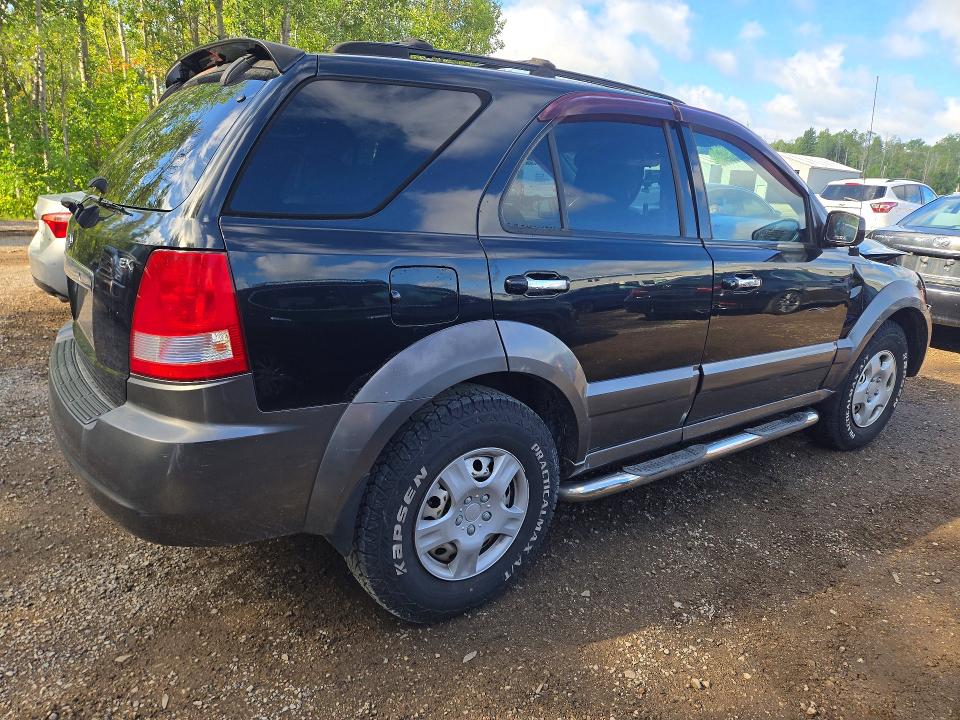 Photo 3 from auction – 2004 KIA SORENTO with VIN KNDJC733045265469