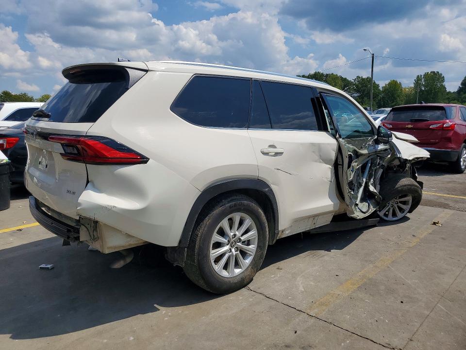 Photo 3 from auction – 2024 TOYOTA GRAND HIGHLANDER with VIN 5TDAAAB56RS069835