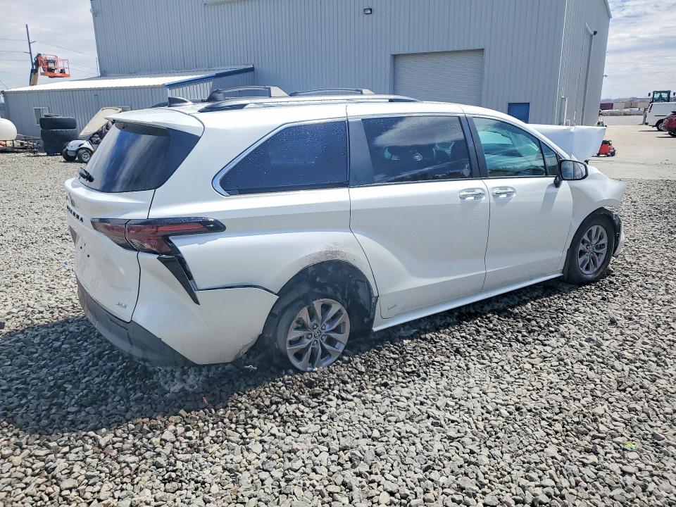 Photo 3 from auction – 2025 TOYOTA SIENNA with VIN 5TDYSKFCXSS201821