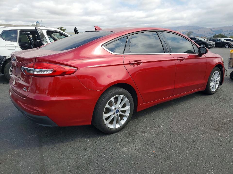 صورة رقم 3 من المزاد - 2020 FORD FUSION مع VIN 3FA6P0LU5LR258674