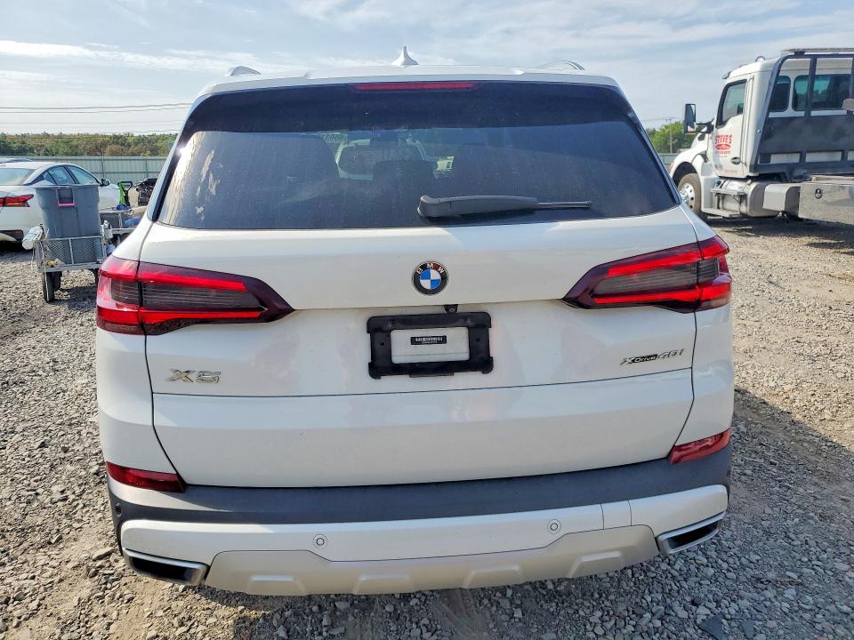 Photo 6 from auction – 2021 BMW X5 with VIN 5UXCR6C03M9F26739