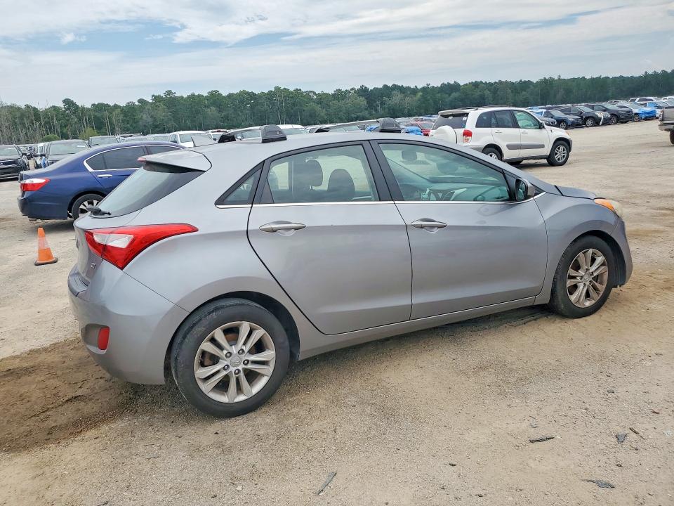 Photo 3 from auction – 2013 HYUNDAI ELANTRA GT with VIN KMHD35LE6DU090956