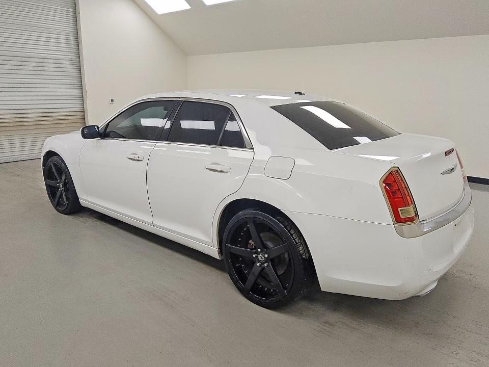 Снимка 2 от търг – 2014 CHRYSLER 300 с VIN 2C3CCAAG1EH105756
