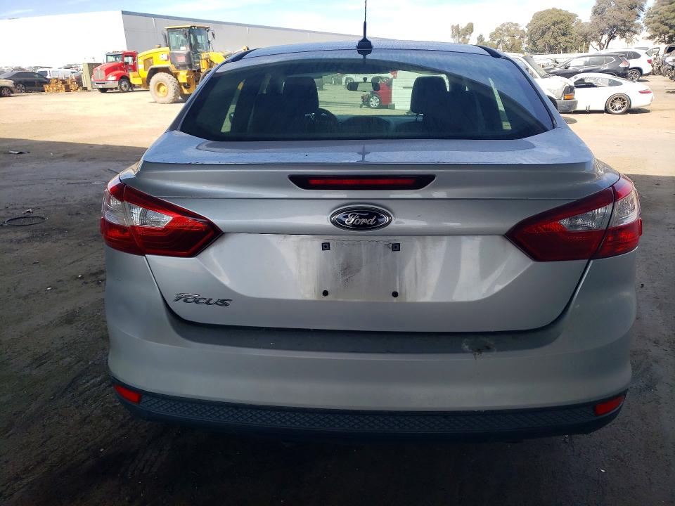 Photo 6 from auction – 2014 FORD FOCUS with VIN 1FADP3E28EL150779