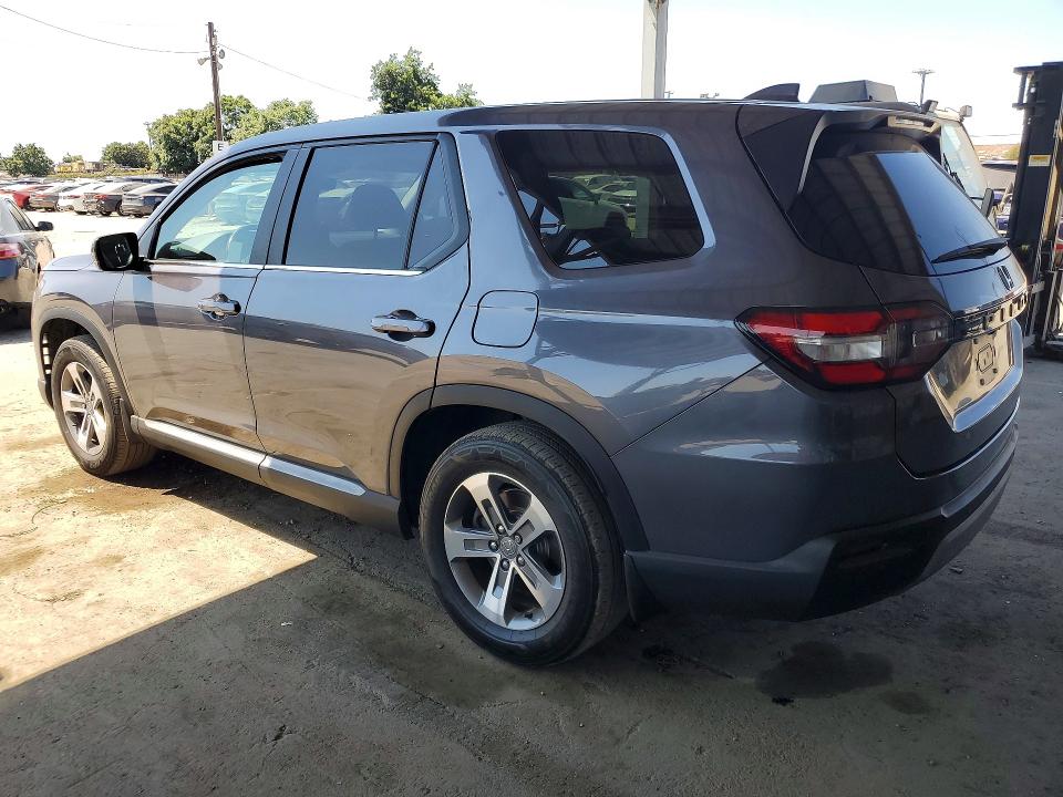 Photo 2 from auction – 2023 HONDA PILOT with VIN 5FNYG2H45PB007670