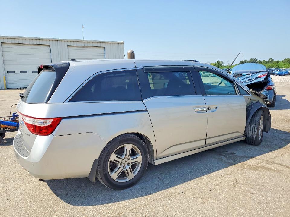 Photo 3 from auction – 2013 HONDA ODYSSEY with VIN 5FNRL5H93DB076463