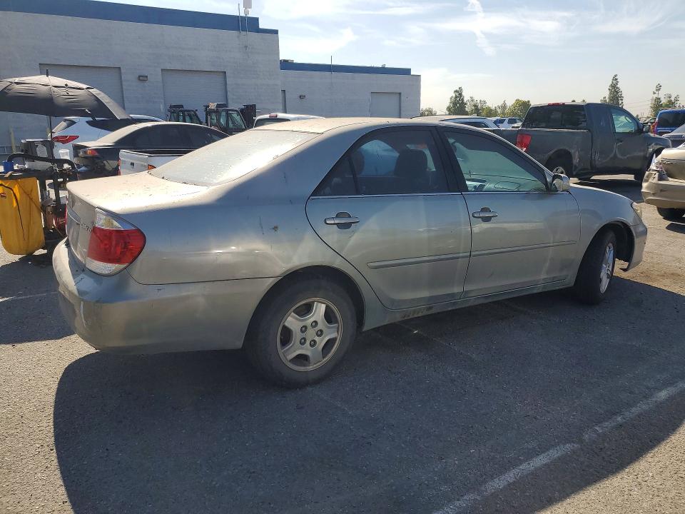 Photo 3 from auction – 2005 TOYOTA CAMRY with VIN 4T1BE32K65U523836