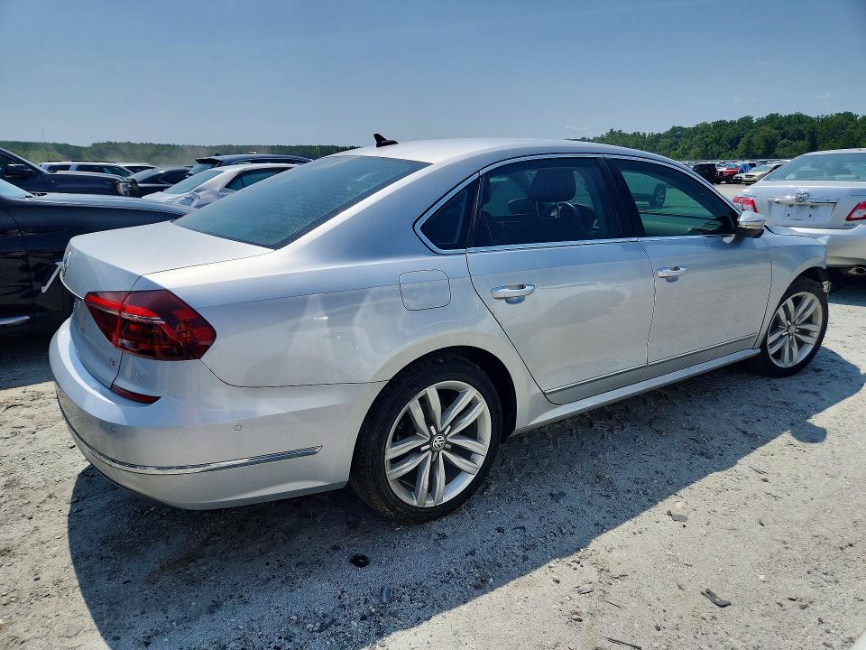 Photo 3 from auction – 2017 VOLKSWAGEN PASSAT with VIN 1VWCT7A35HC025375