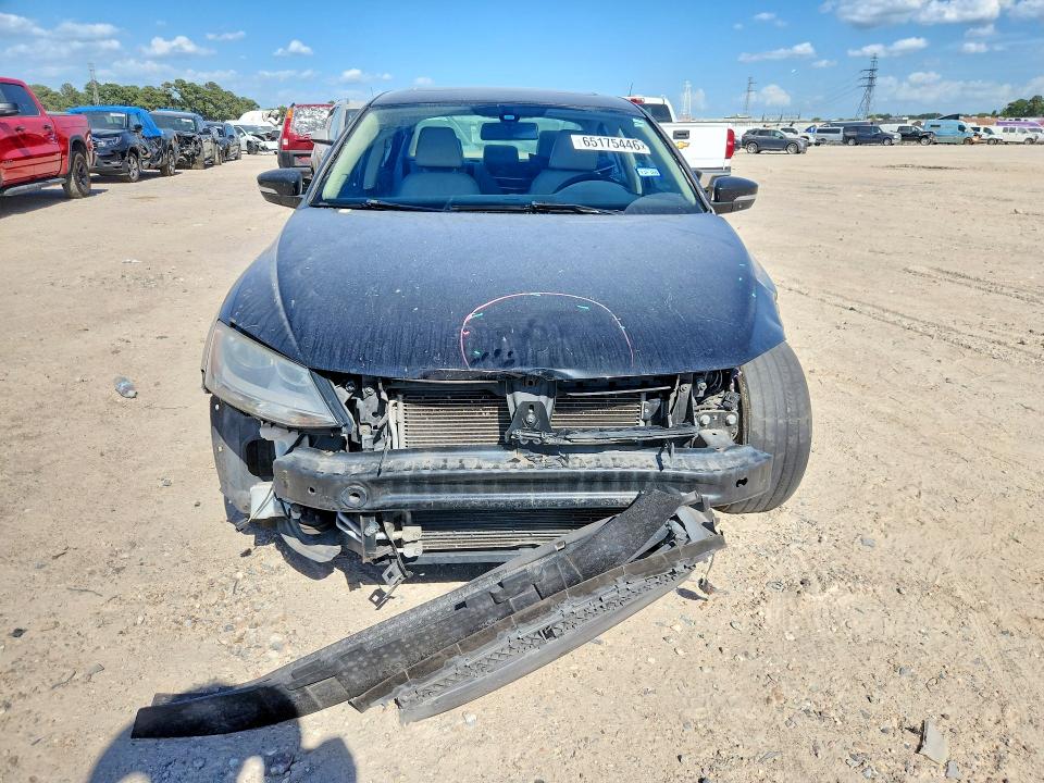 Photo 5 from auction – 2016 VOLKSWAGEN JETTA with VIN 3VWL07AJ9GM238088
