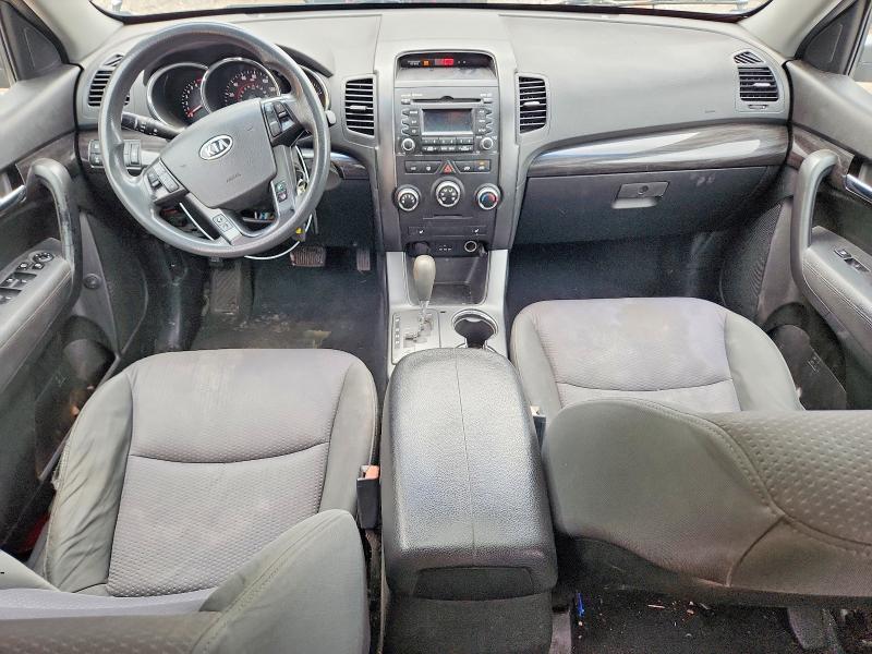 Photo 8 from auction – 2011 KIA SORENTO with VIN 5XYKTDA18BG043481