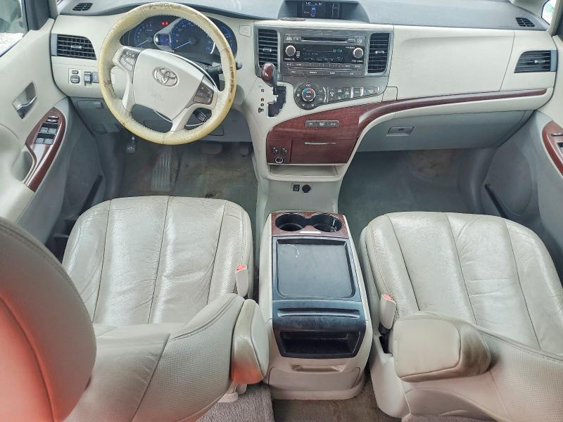 Photo 8 from auction – 2011 TOYOTA SIENNA with VIN 5TDYK3DC4BS172776