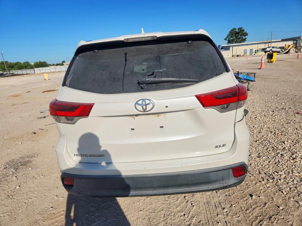 Photo 6 from auction – 2017 TOYOTA HIGHLANDER with VIN 5TDKZRFH1HS515002