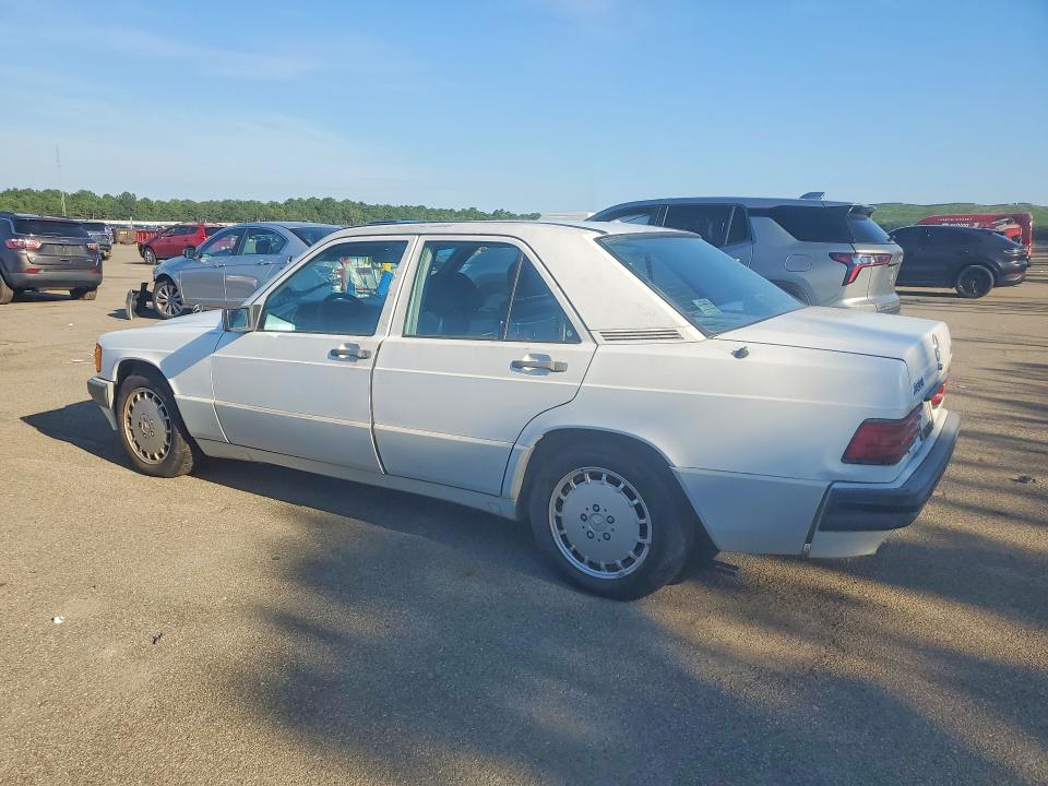 Photo 2 from auction – 1989 MERCEDES-BENZ 190 with VIN WDBDA29D2KF558348