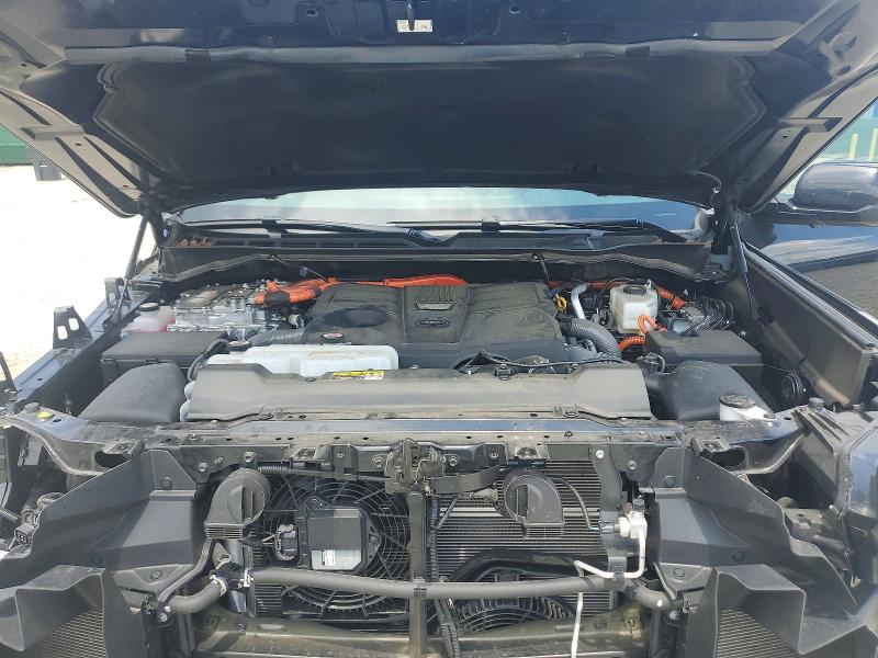 Фото 11 с аукциона – 2025 TOYOTA SEQUOIA с VIN 7SVAAABA1SX060947