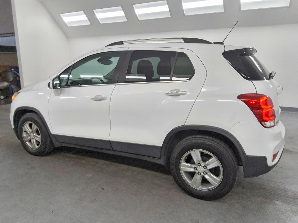 Photo 2 from auction – 2017 CHEVROLET TRAX with VIN KL7CJLSB6HB155482