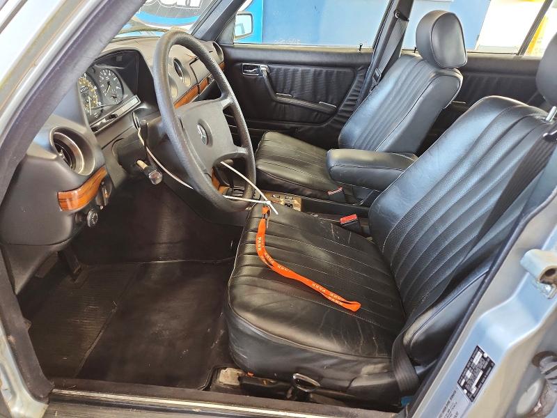Photo 7 from auction – 1983 MERCEDES-BENZ 300 with VIN WDBAB33A3DB027576