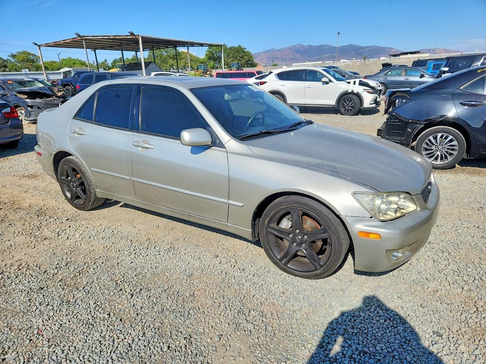 Photo 4 from auction – 2002 LEXUS IS 300 with VIN JTHBD192920064272