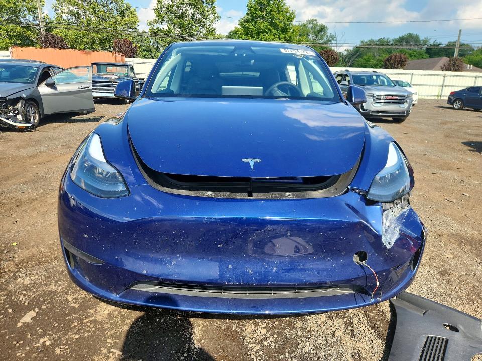 Снимка 5 от търг – 2025 TESLA MODEL Y с VIN 7SAYGAEE0SF260642