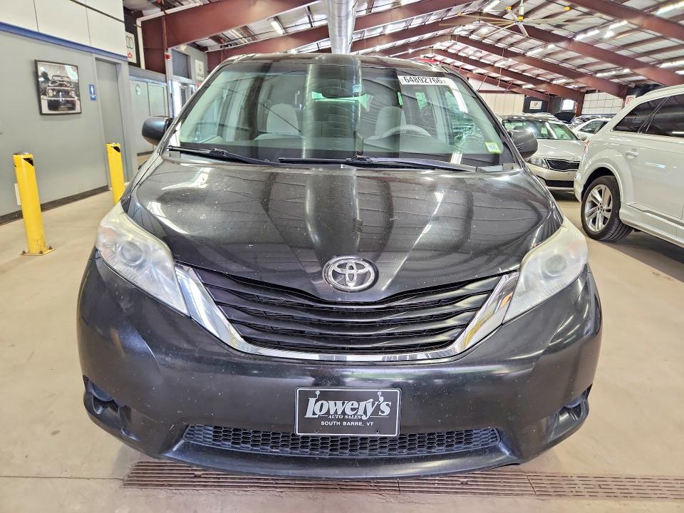 Photo 5 from auction – 2011 TOYOTA SIENNA with VIN 5TDJK3DC9BS029548