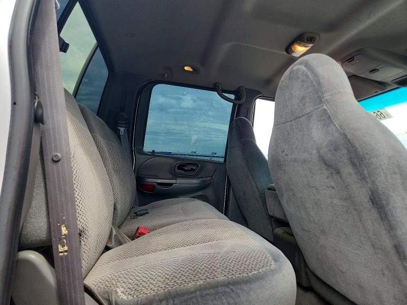 Photo 10 from auction – 2001 FORD F150 with VIN 1FTRW07W31KE15674