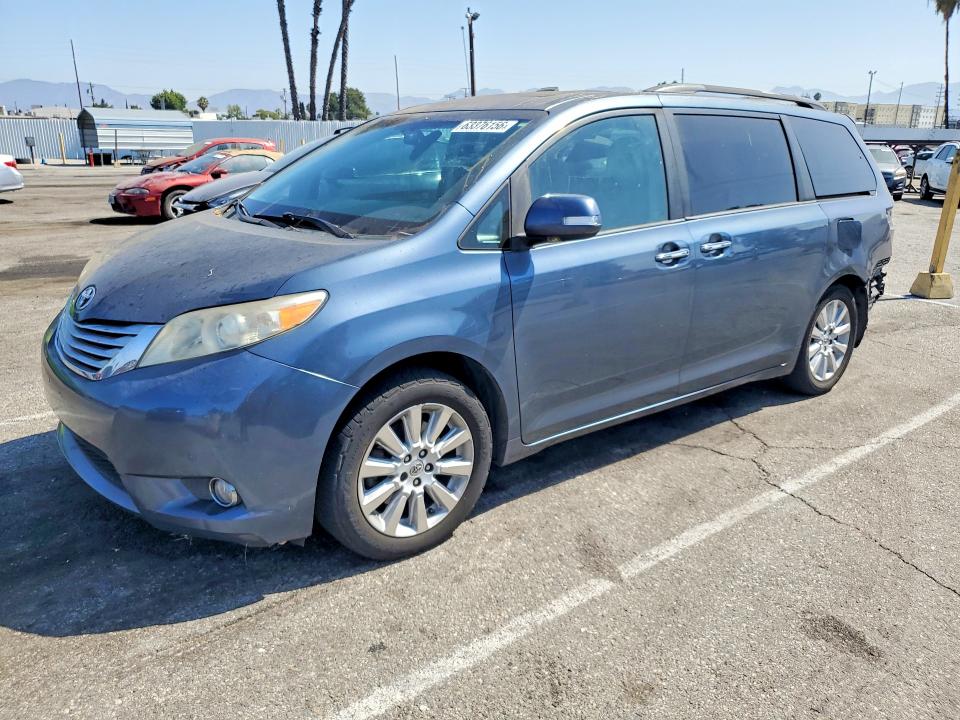 2014 TOYOTA SIENNA - Търг №63376156