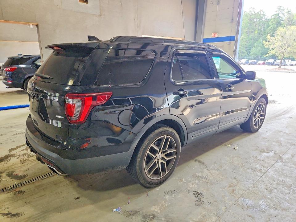 Photo 3 from auction – 2016 FORD EXPLORER with VIN 1FM5K8GT0GGB31893