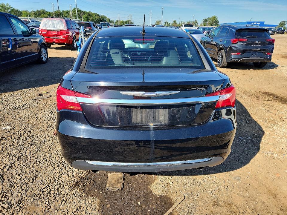 Photo 6 from auction – 2013 CHRYSLER 200 with VIN 1C3CCBCG9DN501717