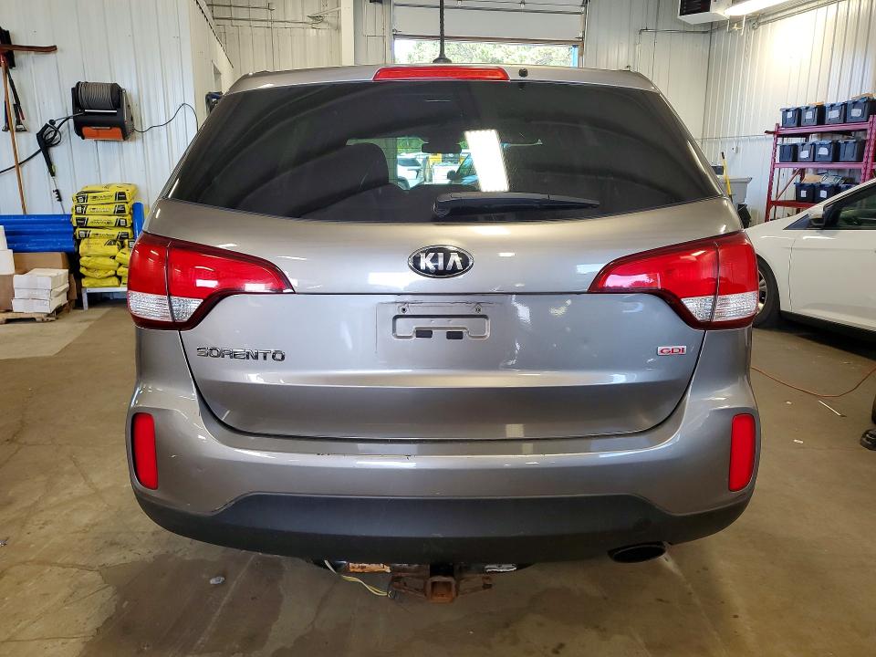 Photo 6 from auction – 2014 KIA SORENTO with VIN 5XYKT3A6XEG504786