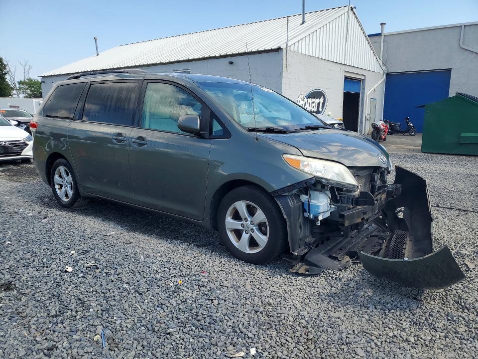 Photo 4 from auction – 2013 TOYOTA SIENNA with VIN 5TDKK3DC6DS328888