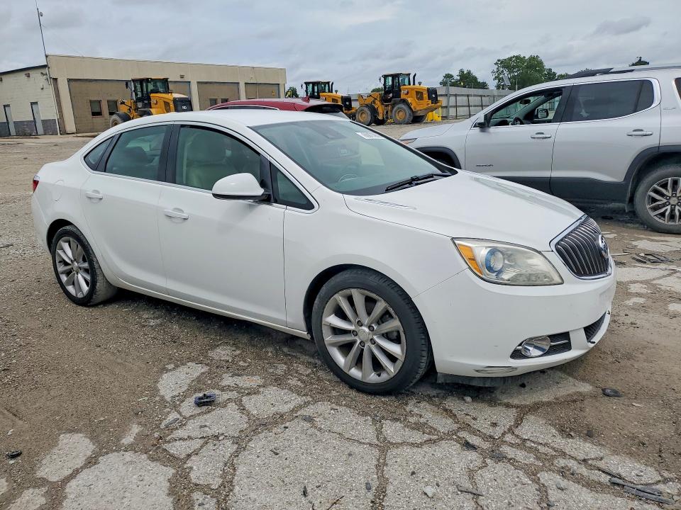 Foto 4 de la subasta – 2015 BUICK VERANO con VIN 1G4PR5SKXF4124869