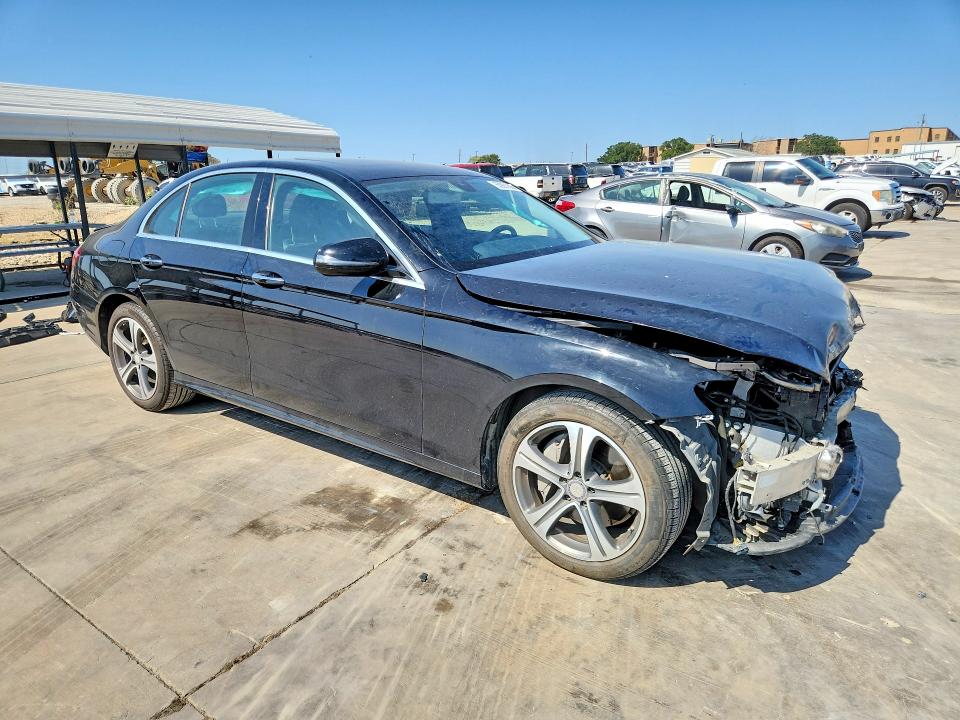 Photo 4 from auction – 2017 MERCEDES-BENZ E with VIN WDDZF4JB0HA066167