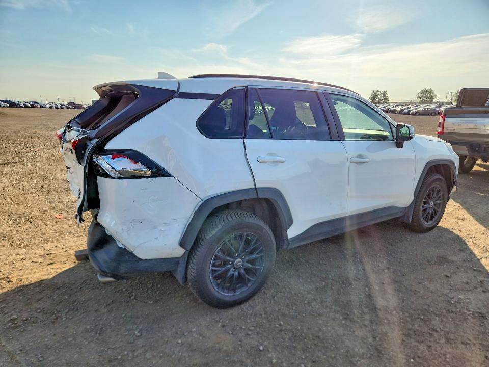 Photo 3 from auction – 2021 TOYOTA RAV4 with VIN 2T3R1RFV0MW156052