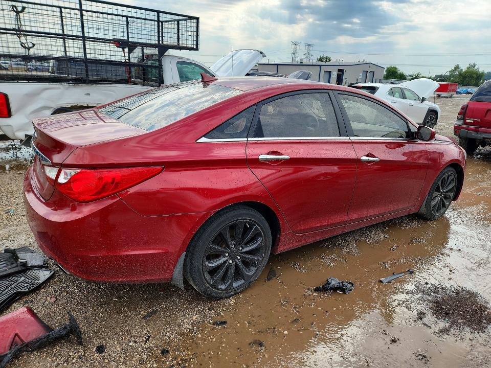 Photo 3 from auction – 2011 HYUNDAI SONATA with VIN 5NPEC4AC4BH104395