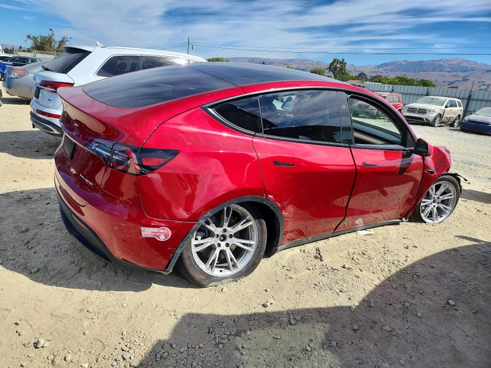 Фото 3 с аукциона – 2024 TESLA MODEL Y с VIN 7SAYGDEE3RF003101
