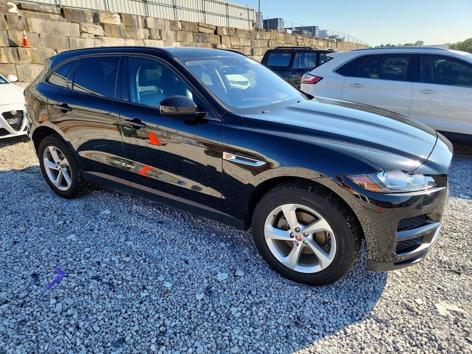 Photo 4 from auction – 2018 JAGUAR F-PACE with VIN SADCJ2FN2JA297913
