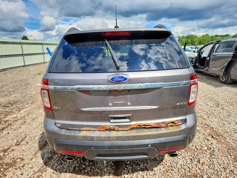 Photo 6 from auction – 2011 FORD EXPLORER with VIN 1FMHK8D88BGA55409